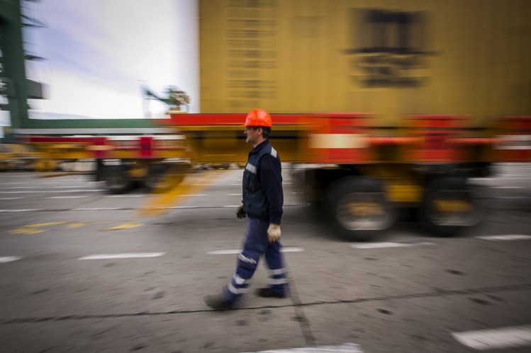 Greve dos estivadores poderá fazer aumentar preços em Lisboa 796444?tp=UH&db=IMAGENS&w=749